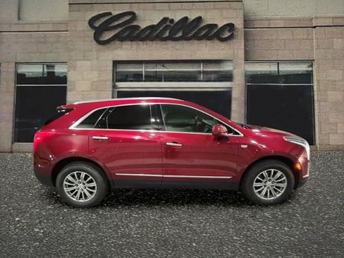 Used 2018 Cadillac XT5 Luxury w/ Driver Awareness Package AWD/4WD image 6