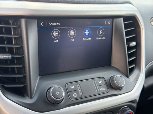 Used 2023 GMC Acadia SLE FWD image 12
