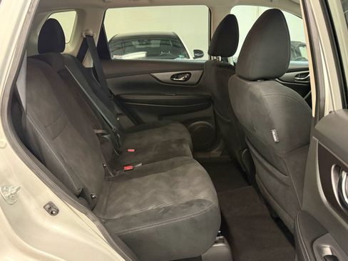Used 2016 Nissan Rogue SV w/ SV Premium Package AWD/4WD image 23