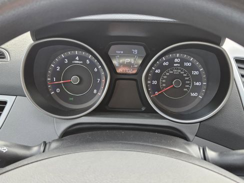 Used 2014 Hyundai Elantra SE FWD image 20