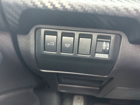 Used 2024 Subaru Ascent Premium w/ Convenience Package image 18