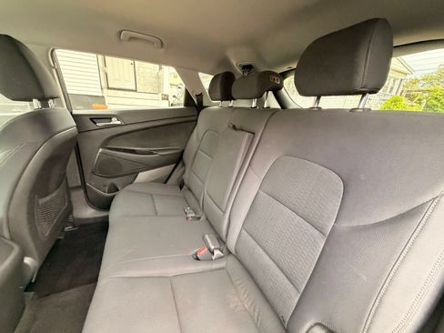 Used 2019 Hyundai Tucson Value AWD/4WD image 18