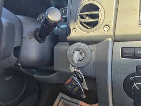 Used 2007 Jeep Commander Sport image 34