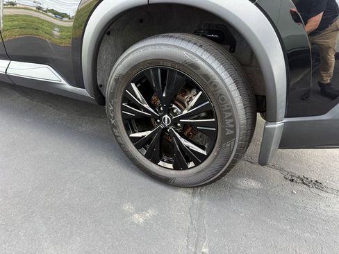 Used 2023 Nissan Rogue SV w/ SV Premium Package image 10