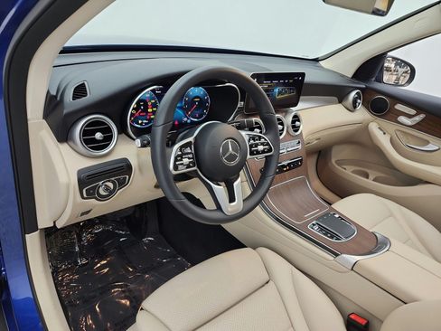 Used 2022 Mercedes-Benz GLC 300 image 9
