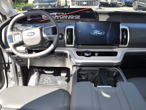 New 2025 Ford Expedition Max Active image 12