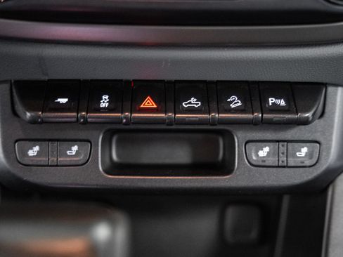 Used 2019 Chevrolet Colorado Z71 w/ Z71 Midnight Edition AWD/4WD image 33