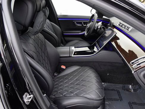Used 2025 Mercedes-Benz S 580 4MATIC Sedan image 16
