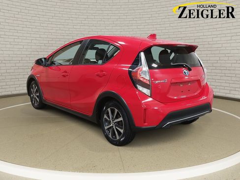 Used 2018 Toyota Prius C Four image 7