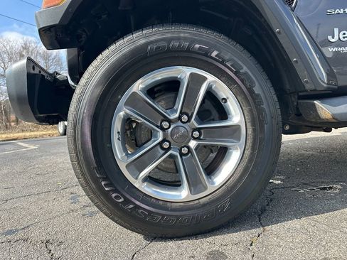 Used 2020 Jeep Wrangler Unlimited Sahara image 12