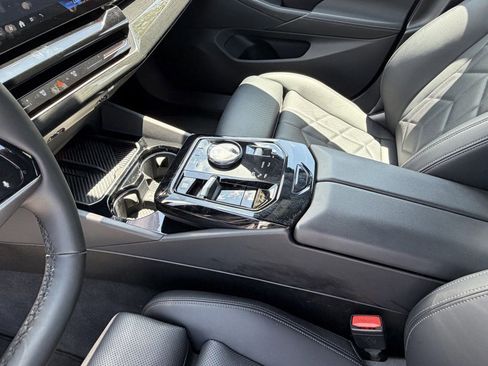 Certified 2025 BMW 530i RWD image 22