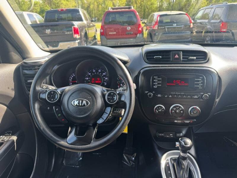 Used 2016 Kia Soul FWD image 18