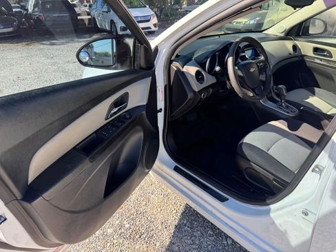 Used 2016 Chevrolet Cruze LS image 10