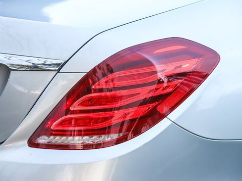 Used 2017 Mercedes-Benz S 550 Sedan image 14