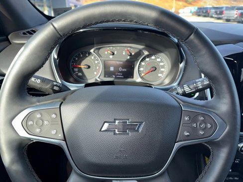 Used 2023 Chevrolet Traverse RS image 22
