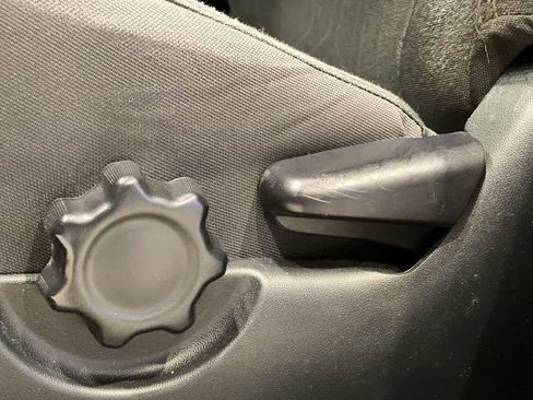 Used 2018 Toyota Tacoma TRD Off-Road image 15