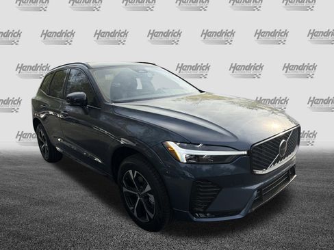 New 2026 Volvo XC60 B5 Core image 2