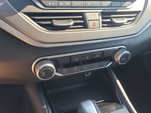 Used 2024 Nissan Altima 2.5 SR FWD image 33