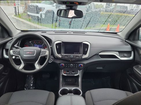Used 2023 GMC Terrain SLE w/ Driver Convenience Package image 13