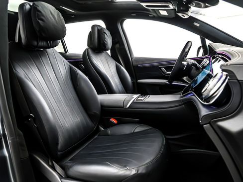 Used 2023 Mercedes-Benz EQS 580 4MATIC SUV image 8