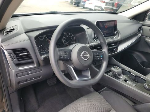 Used 2024 Nissan Rogue SV image 13