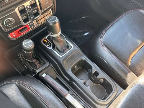 Used 2020 Jeep Gladiator Rubicon AWD/4WD image 27