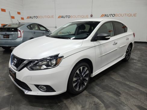 Used 2017 Nissan Sentra SR w/ Driver's Assist Package FWD image 13