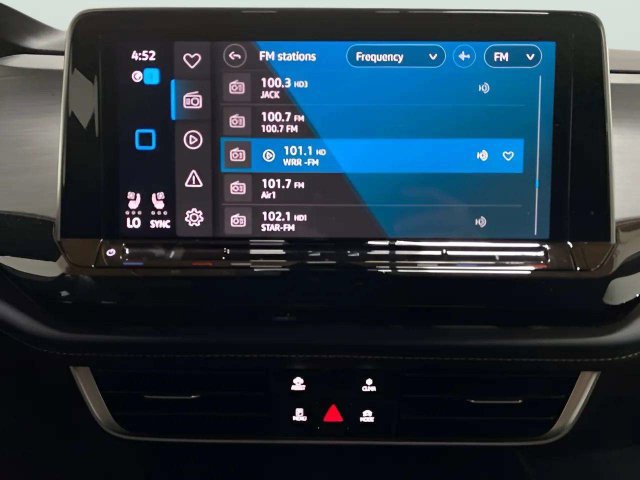 Used 2025 Volkswagen Atlas Cross Sport SE AWD/4WD image 15