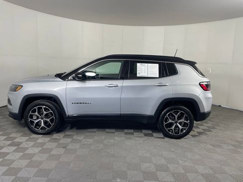 Certified 2025 Jeep Compass Limited AWD/4WD image 6