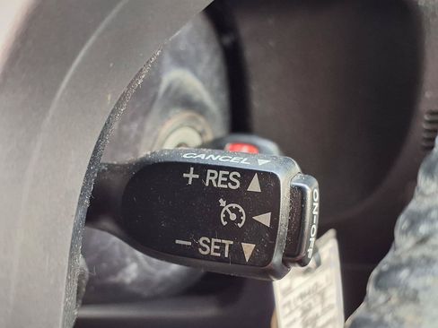Used 2018 Toyota 4Runner SR5 AWD/4WD image 14