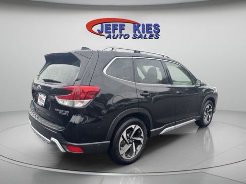 Used 2022 Subaru Forester Touring AWD/4WD image 5