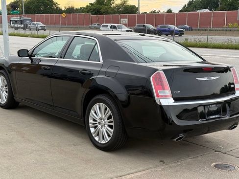 Used 2014 Chrysler 300 AWD w/ Driver Convenience Group image 10