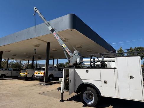 Used 2017 Ford F550 2WD Regular Cab Super Duty image 29