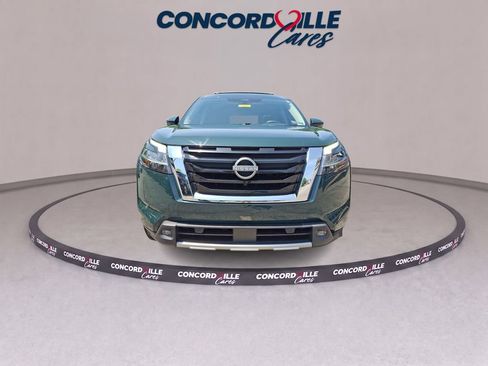 Certified 2023 Nissan Pathfinder Platinum w/ Cargo Package FWD image 3