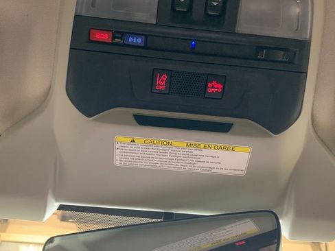 Used 2020 Subaru Crosstrek 2.0i Limited w/ Moonroof Package w/Navigation image 9