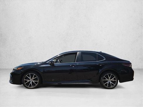 Used 2023 Toyota Camry SE w/ Blackout Package (TMS) AWD/4WD image 6
