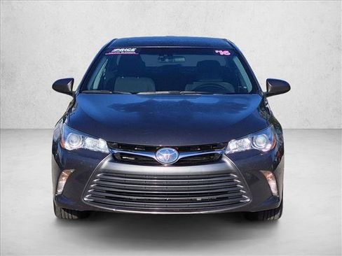 Used 2016 Toyota Camry LE FWD image 2