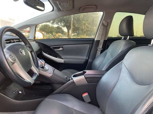 Used 2015 Toyota Prius Four FWD image 9