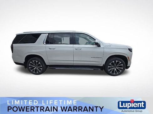 Used 2025 Chevrolet Suburban High Country w/ Sun And Tow Package image 2