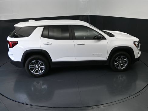 Used 2025 GMC Terrain Elevation AWD/4WD image 32