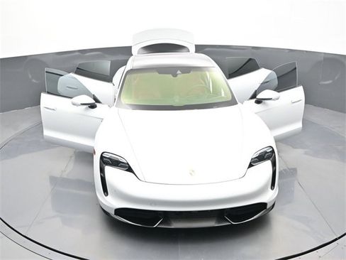 Used 2020 Porsche Taycan Turbo S image 32