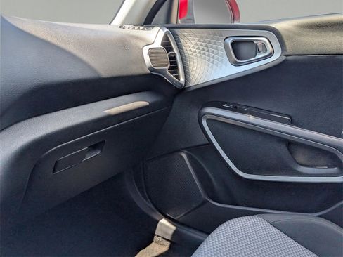 Used 2022 Kia Soul LX w/ Technology Package image 29