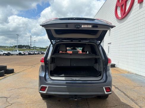 Used 2019 Toyota Highlander Limited image 32