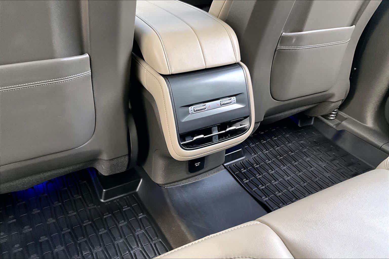 Used 2025 Lincoln Nautilus Reserve AWD/4WD image 34