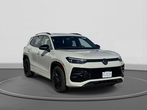 New 2026 Volkswagen Tiguan SE R-Line FWD image 1