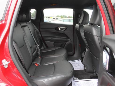 Used 2025 Jeep Compass Trailhawk AWD/4WD image 11