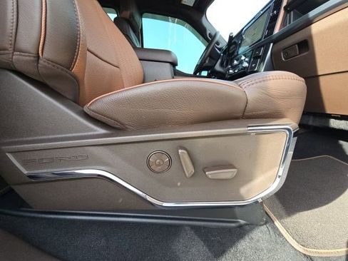 Used 2025 Ford F350 King Ranch w/ FX4 Off-Road Package image 18