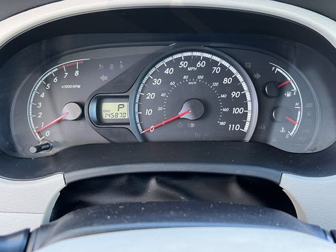 Used 2014 Toyota Sienna LE FWD image 24