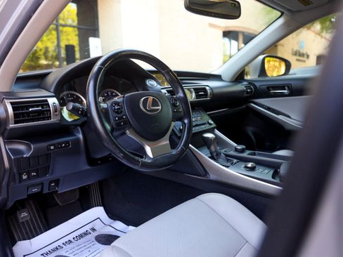 Used 2015 Lexus IS 250 250 RWD image 4