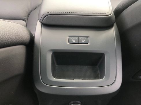 Used 2025 Volvo XC60 T8 Plus w/ Protection Package Premier image 35